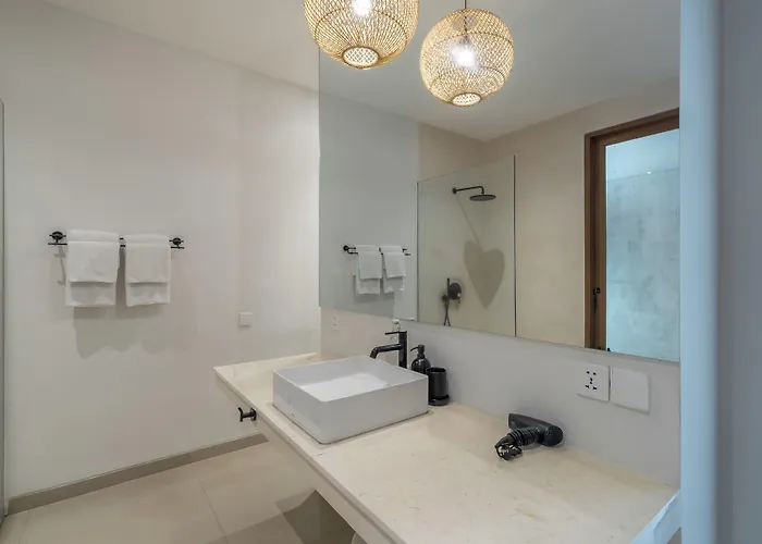 Villa Dreamscape Haven - Heavenly 2br With Rooftop In Pererenan! Canggu (Bali)