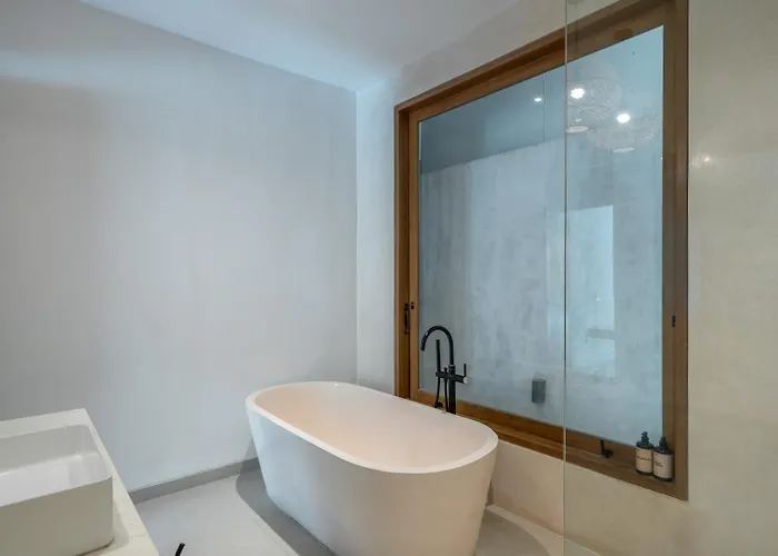 Dreamscape Haven - Heavenly 2br With Rooftop In Pererenan!